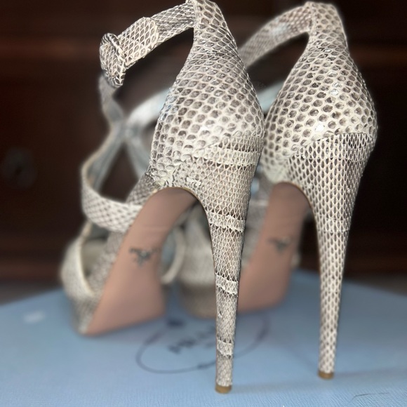 Prada snakeskin heels - Picture 4 of 6